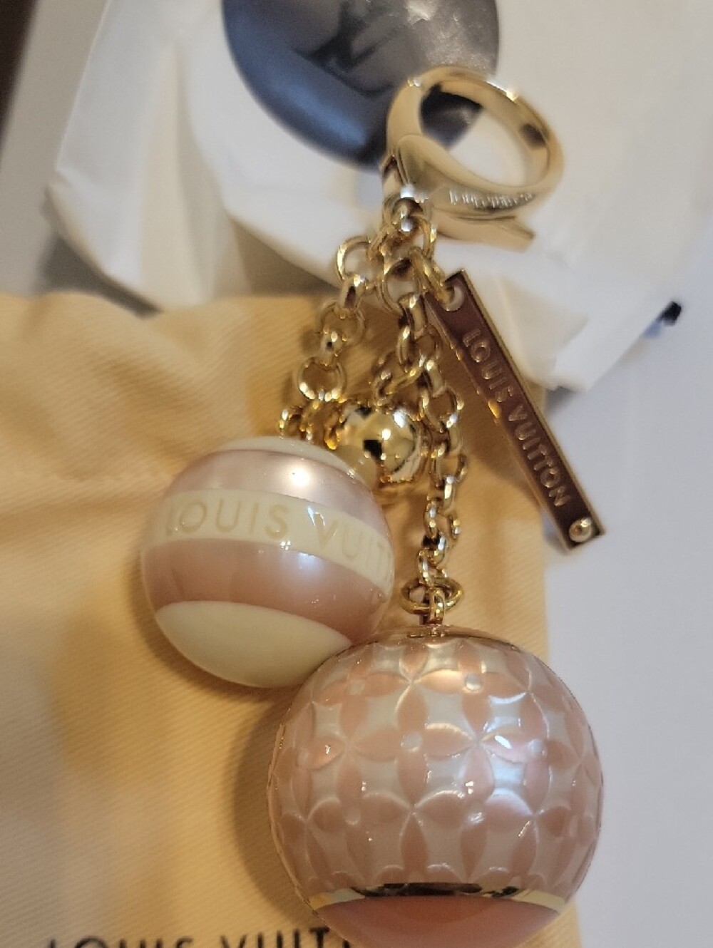 Louis Vuitton Pearlized Pink and Cream Sphere Charm Keychain - Picture 3 of 8